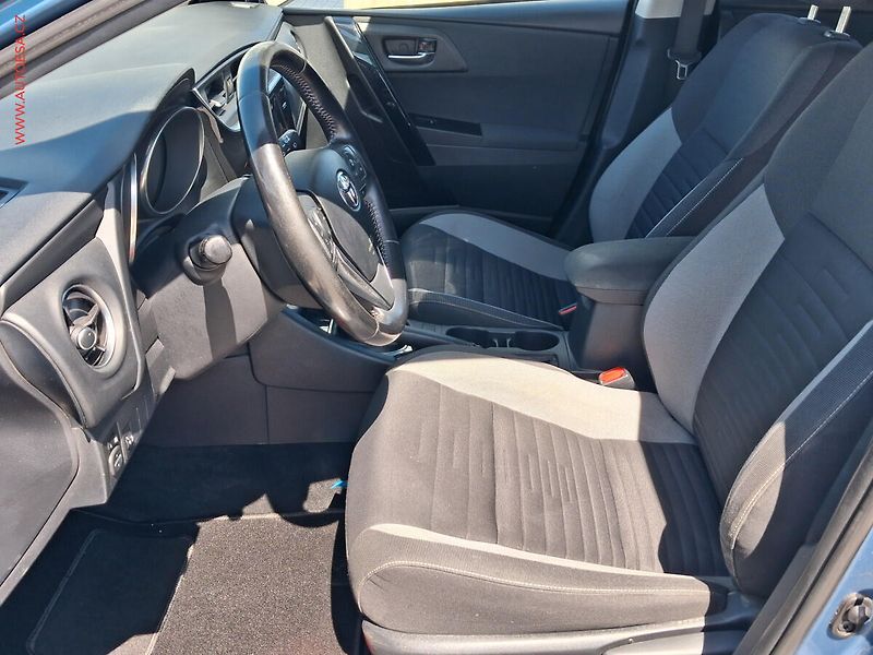 Toyota Auris (2017) 1.6i, 1.maj,ČR, AC, TZ, bixen - fotka 9 z 23