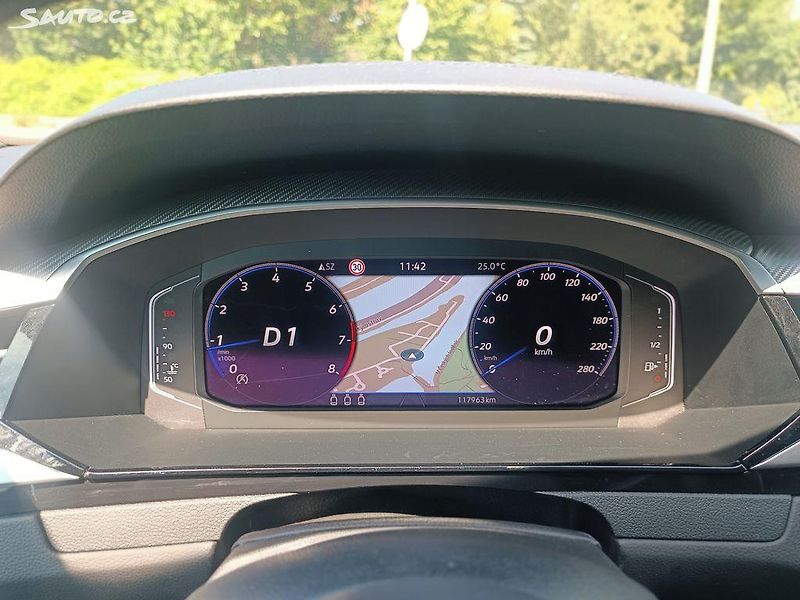 Volkswagen Arteon (2021) 2,0Tsi DSG R-line 140kW CZ - fotka 10 z 14