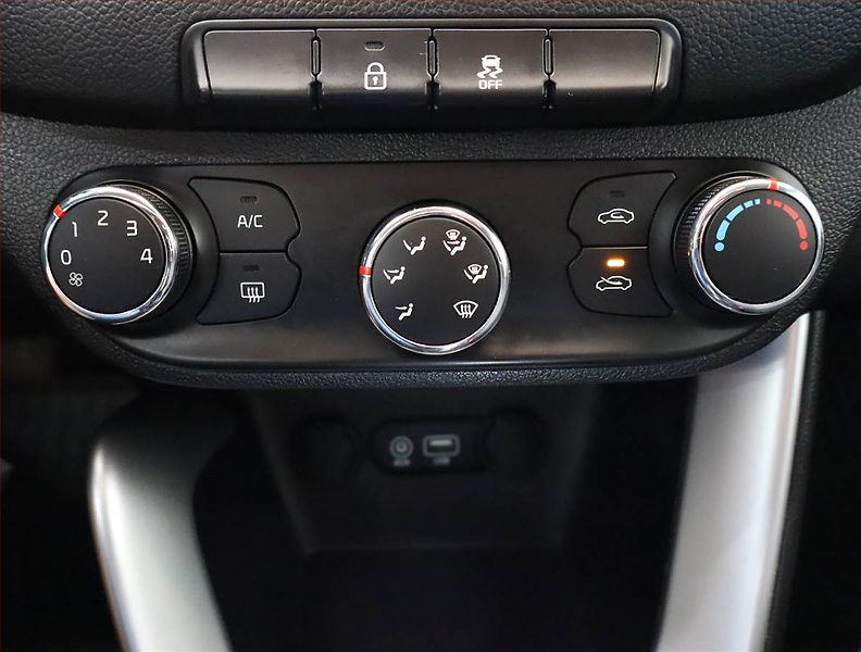 Kia Ceed (2016) 1.4 CVVT, Serv.kniha - fotka 13 z 17