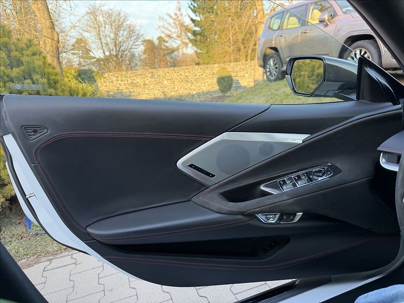 Chevrolet Corvette C8 Cabriolet stingray - fotka 23 z 27