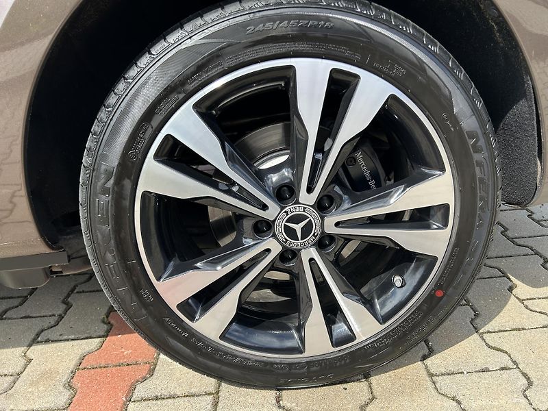 Mercedes-Benz Třídy V (2017) Velmi pěkný stav - fotka 22 z 25