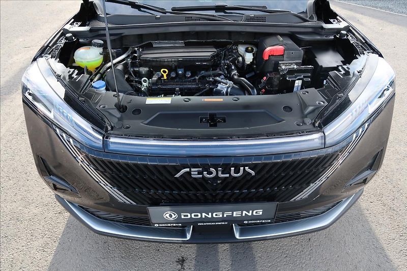 Dongfeng Mage (2026) 1,5 T 145 kW E2 DCT7 - fotka 22 z 23