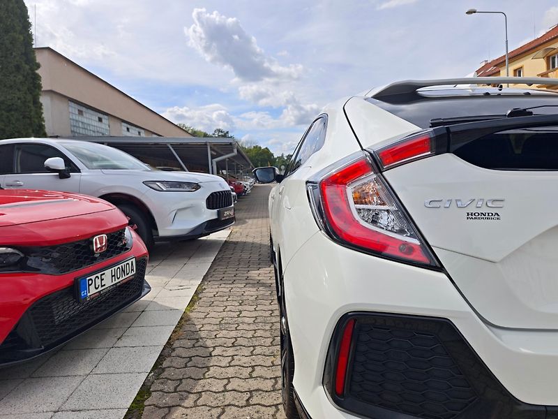 Honda Civic (2019) 1.5 Turbo Sport Plus 134kW 6MT - fotka 40 z 45