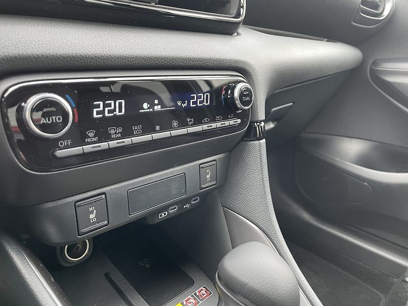 Toyota Yaris 1.5Hybrid GR Sport ODBĚR IHNED - fotka 19 z 30