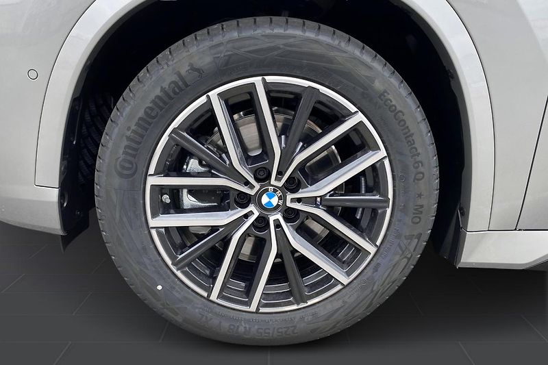 BMW X1 xDrive23i - fotka 3 z 10