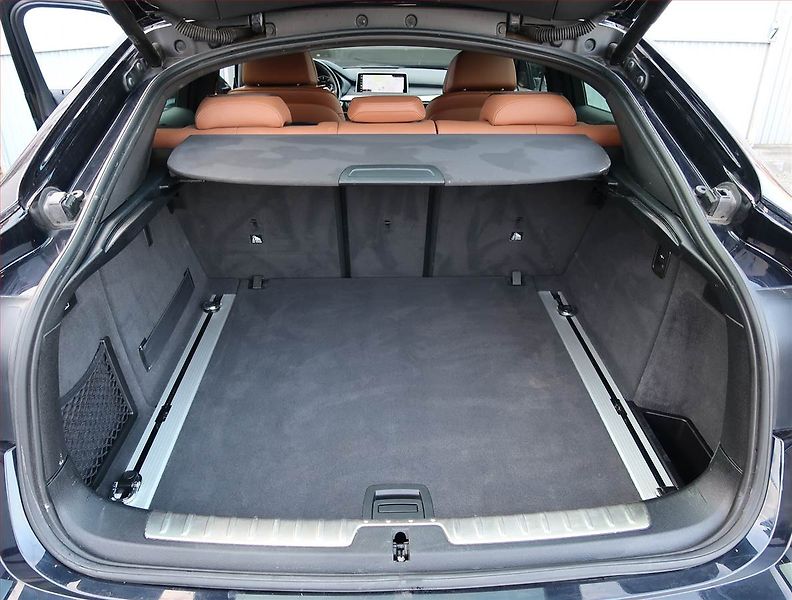 BMW X6 (2018) M Paket xDrive30d - fotka 14 z 23