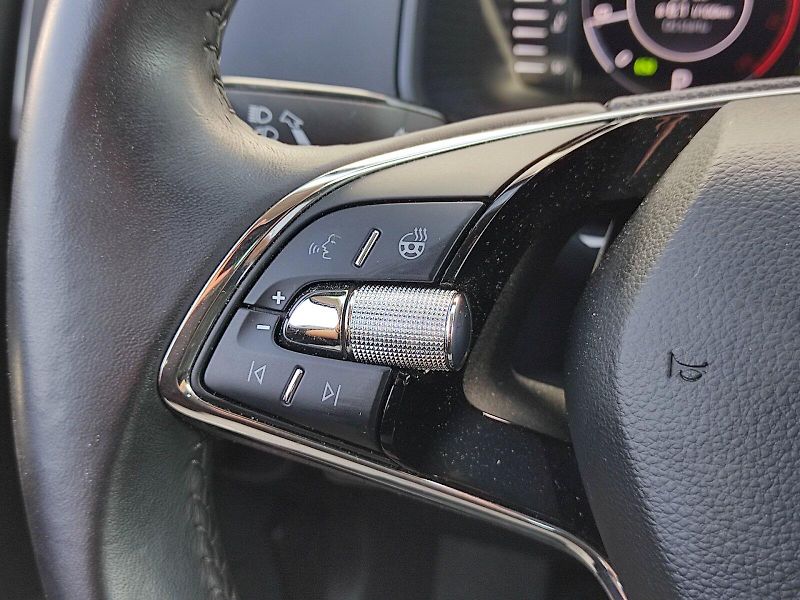 Škoda Karoq (2020) Style 1,5 Tsi 110 Kw DSG - fotka 34 z 43