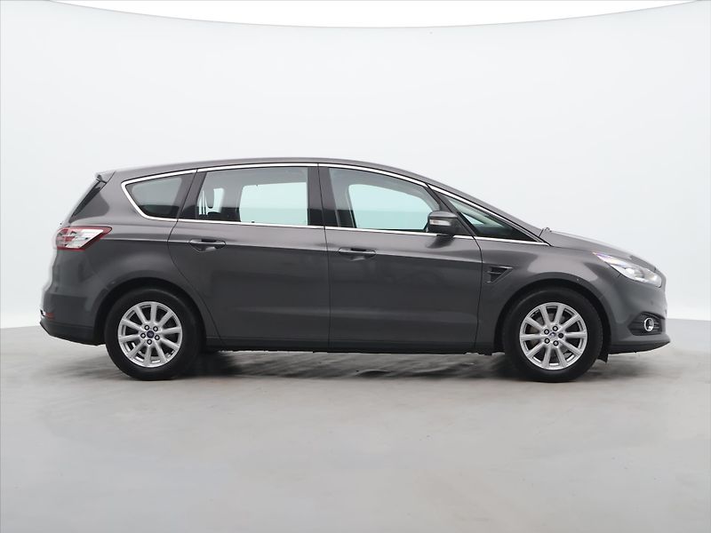 Ford S-MAX 2,0 TDCI 132kW Titanium - fotka 8 z 34