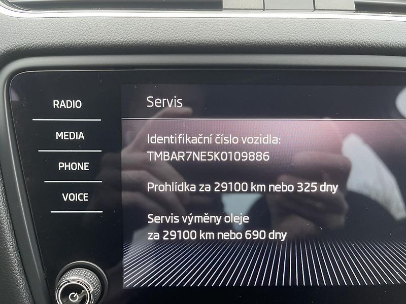 Škoda Octavia 1.5 TSi 110kW DSG-Style-DPH-ČR - fotka 38 z 39