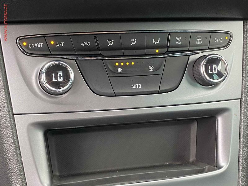 Opel Astra (2020) 1.5 CDTi sportstourer, LED - fotka 14 z 19
