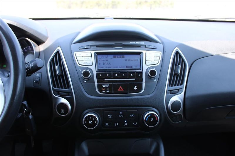 Hyundai ix35 2,0 i  KLIMA,STK 5/2028,TAŽNÉ - fotka 19 z 30