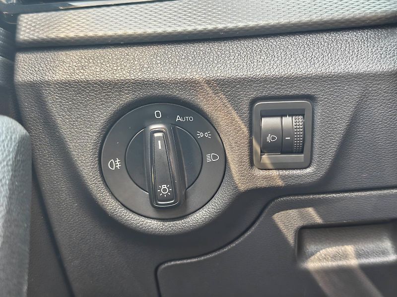 Škoda Kamiq Ambition 6MP 1,0TSI - fotka 18 z 22