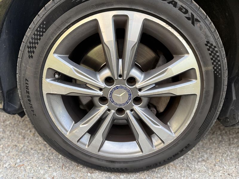 Mercedes-Benz Třídy E 220D  BlueTec 4MATIC TAŽNÉ - fotka 30 z 33