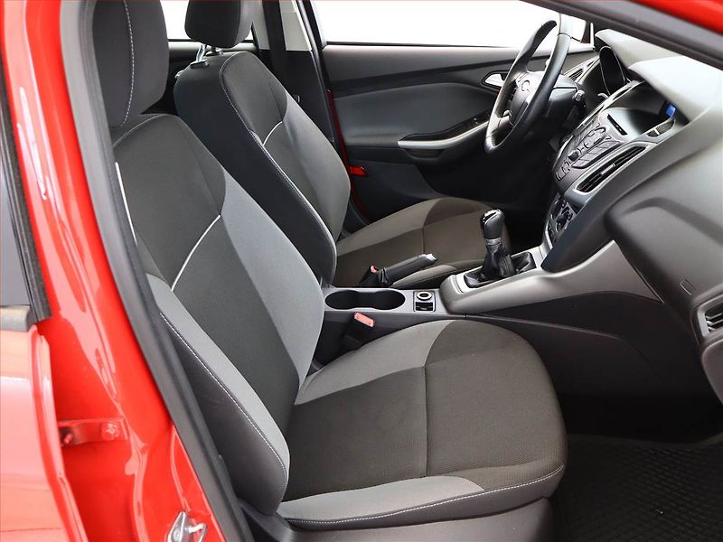 Ford Focus (2012) 1.6 i, Park. senzory - fotka 7 z 12