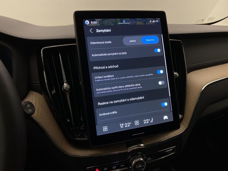 Volvo XC60 T8 AWD RECHARGE DARK ULTRA CZ - fotka 53 z 61