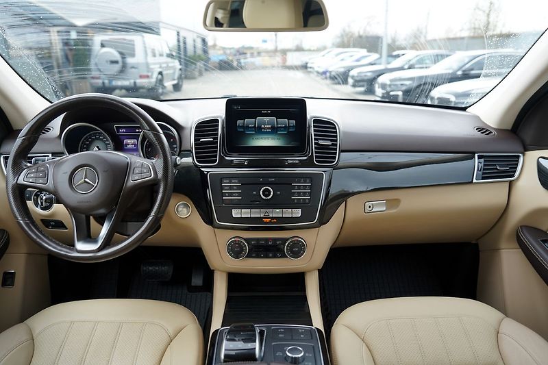 Mercedes-Benz GLE 350d 4Matic AMG/20/ČR - fotka 18 z 35