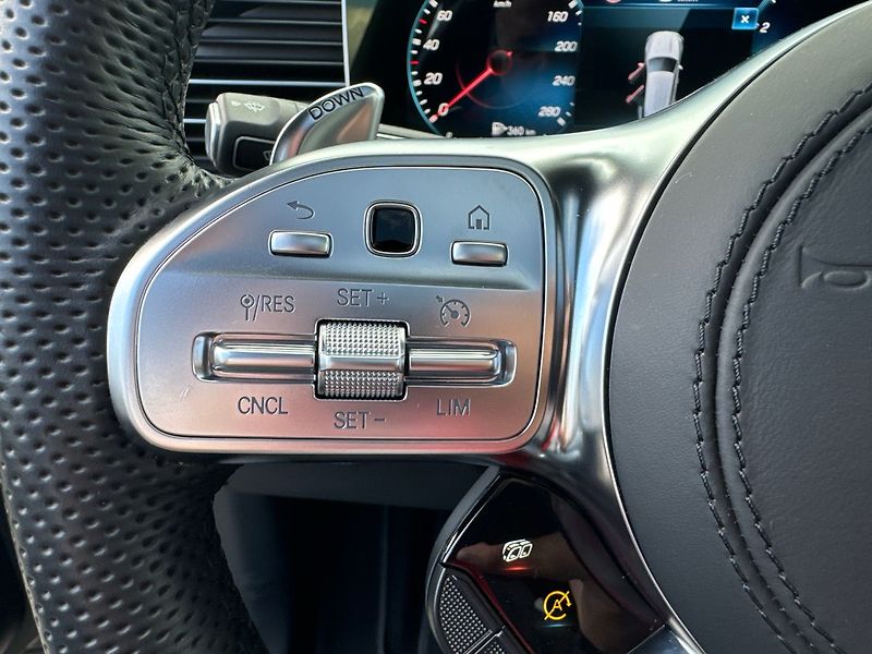 Mercedes-Benz GLE 53 AMG 4MATIC+ - fotka 25 z 31