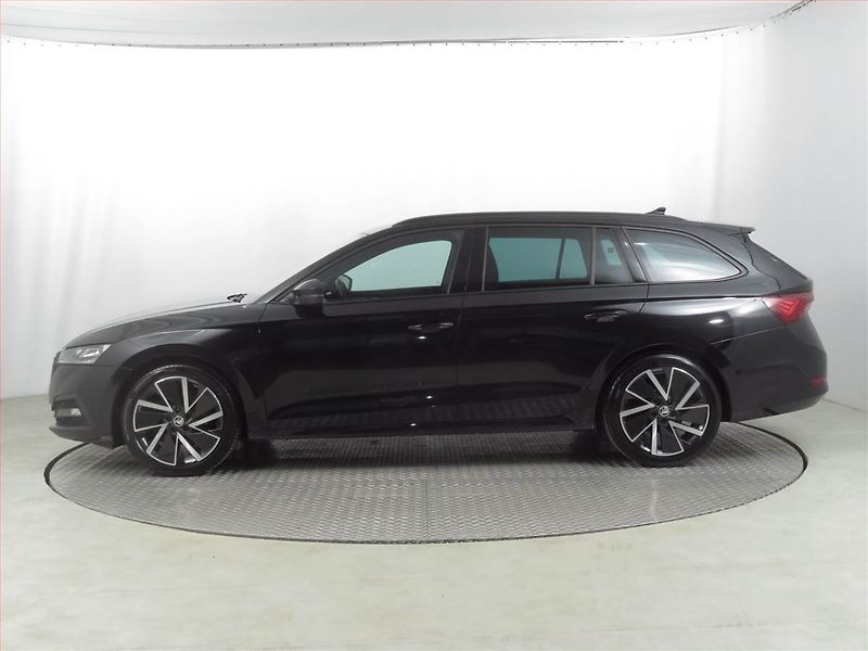 Škoda Octavia (2022) Style 1.0 TSI, Serv.kniha - fotka 3 z 27