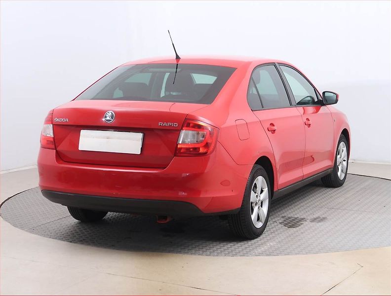 Škoda Rapid (2013) Ambition 1.2 TSI, Serv.kniha - fotka 5 z 14