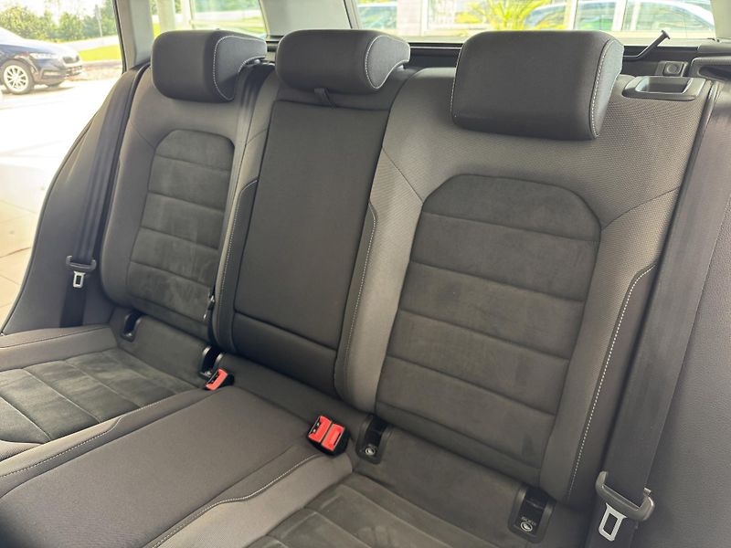 Volkswagen Golf 1,0TSI DSG*81kW*LED*Masáž - fotka 14 z 32