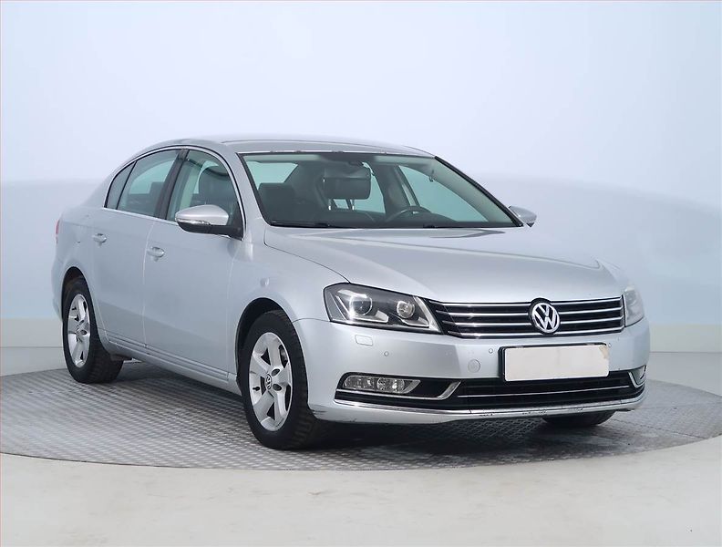 Volkswagen Passat (2011) 2.0 TDI, 4X4, Xenony - fotografie inzerátu