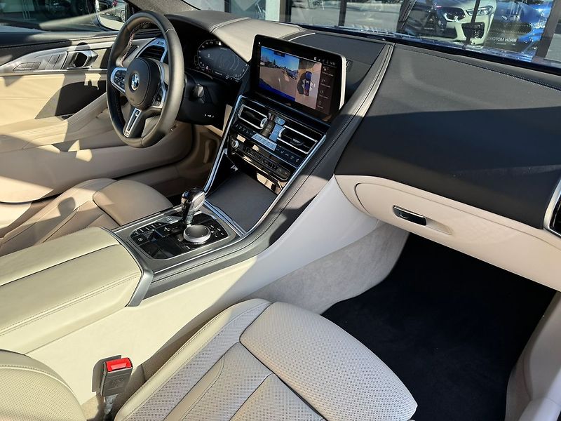 BMW Řada 8 M850i xDrive GranCoupé 08/2025 - fotka 16 z 24