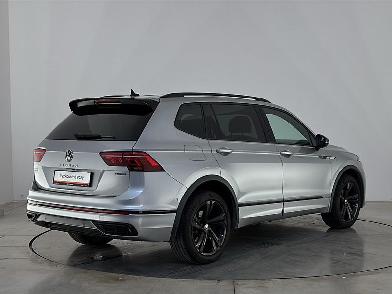 Volkswagen Tiguan R-Line 4MOT - fotka 2 z 30