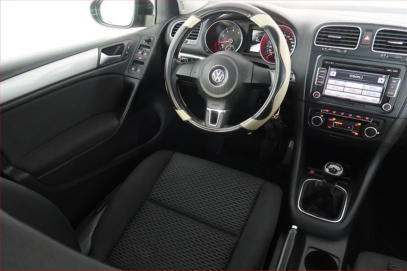 Volkswagen Golf (2009) 1.4 16V, nová STK - fotka 7 z 14