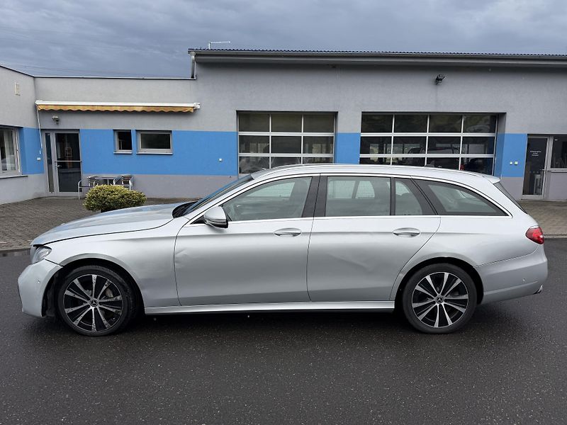 Mercedes-Benz Třídy E Kombi E 300De hybrid navigace  - fotka 6 z 23