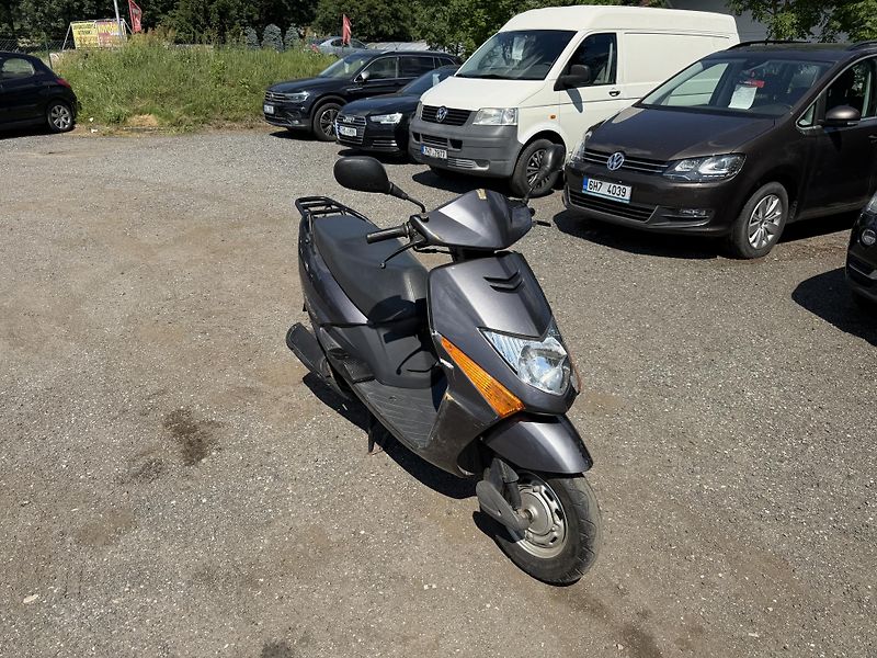 Honda SCV 100 Lead - fotka 3 z 6