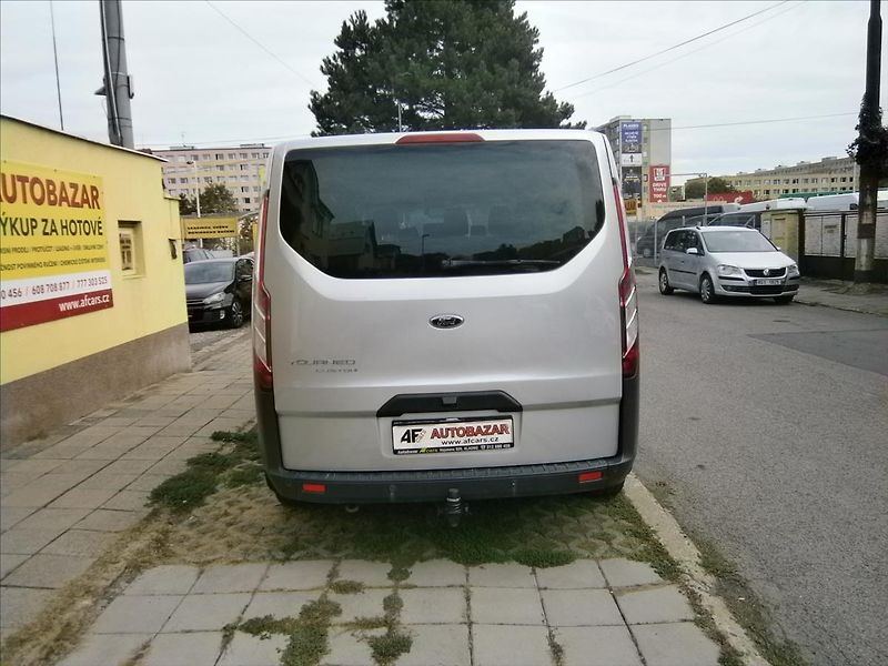 Ford Tourneo Custom 2,2 TDCI - fotka 5 z 26