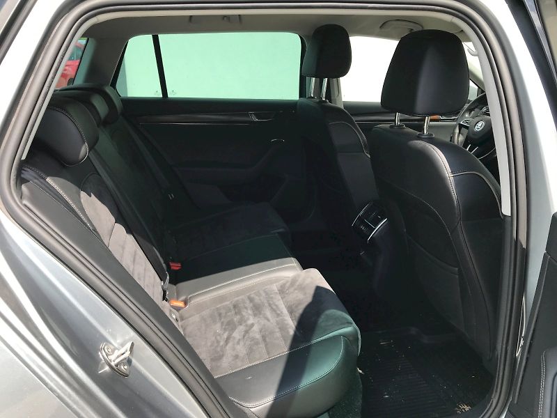Škoda Superb (2020) COM SCOUT 4X4TD 140/2.0 7DG - fotka 10 z 29