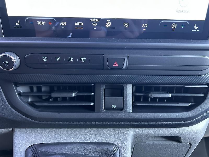 Ford Transit Custom 2.0 EcoBlue Trend 320 L2 100kW - fotka 29 z 32
