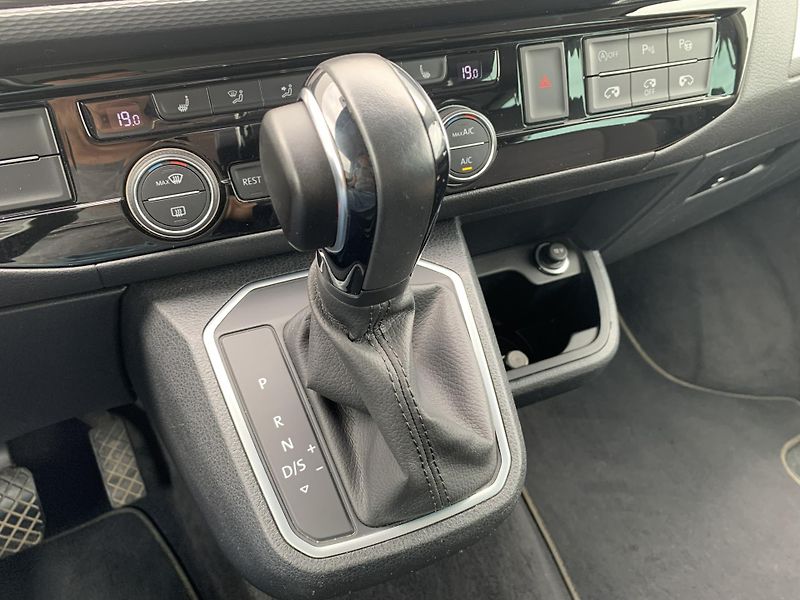 Volkswagen Multivan HIGHLINE 2.0 TDI 4x4 146kW - fotka 25 z 33
