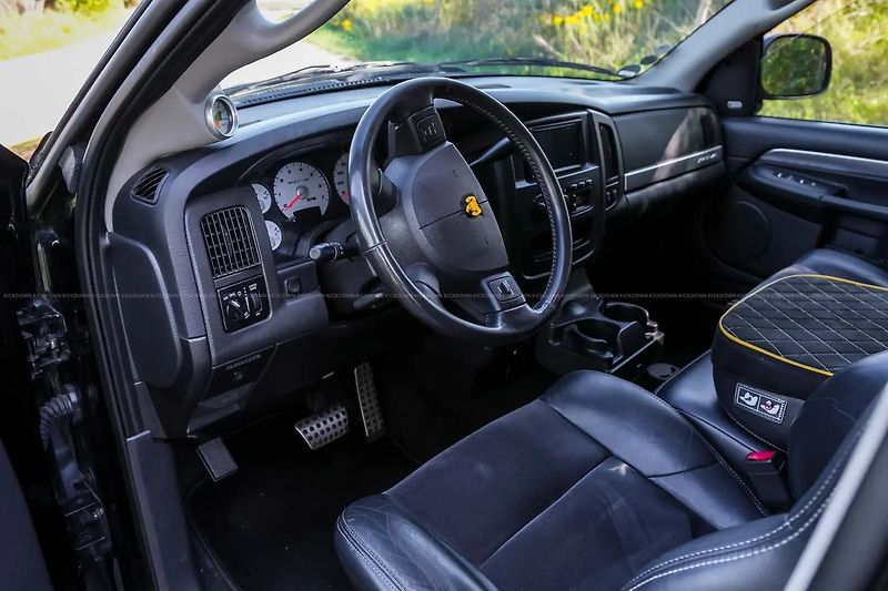 Dodge RAM SRT-10 8,3 V10 372 kW VIPER - fotka 8 z 19