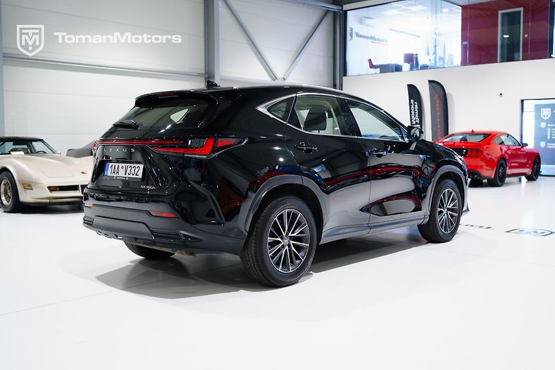 Lexus NX 350h (2023) Hybrid 2.5 E-CVT Comfort Top - fotka 5 z 20