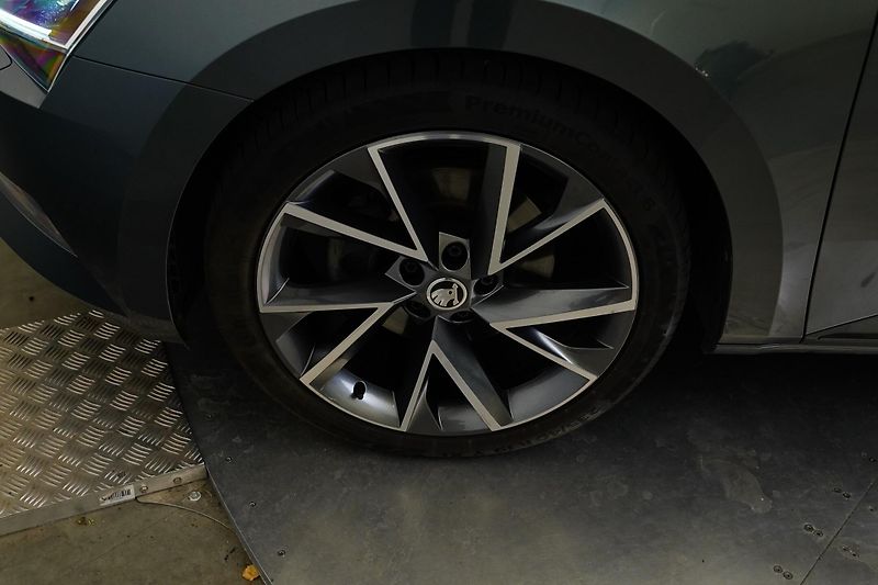 Škoda Superb - fotka 10 z 29