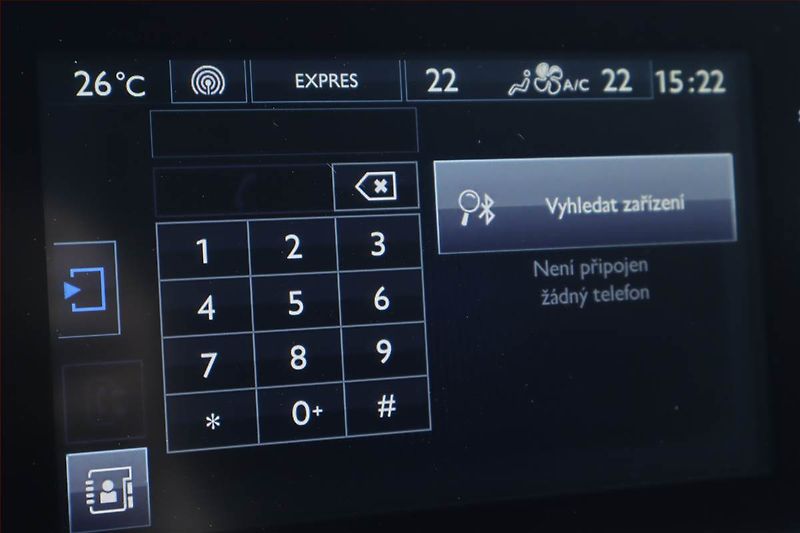 Peugeot 308 (2015) 1.6 e-HDi, Navi, Tempomat - fotka 16 z 21