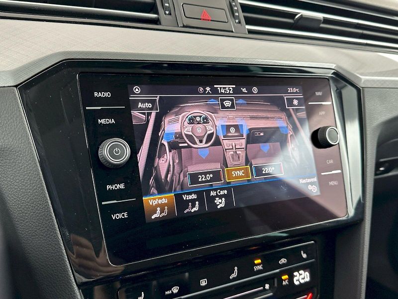 Volkswagen Passat (2022) Business 2.0 TDI 110kW - fotka 18 z 30