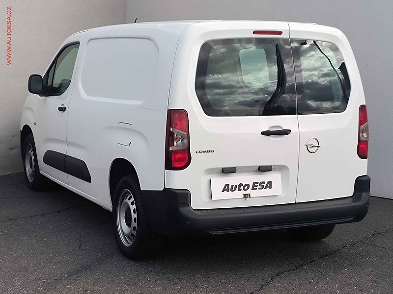 Opel Combo (2022) 1.5CDTi L2 DÍLNA, AC, park. - fotka 6 z 22