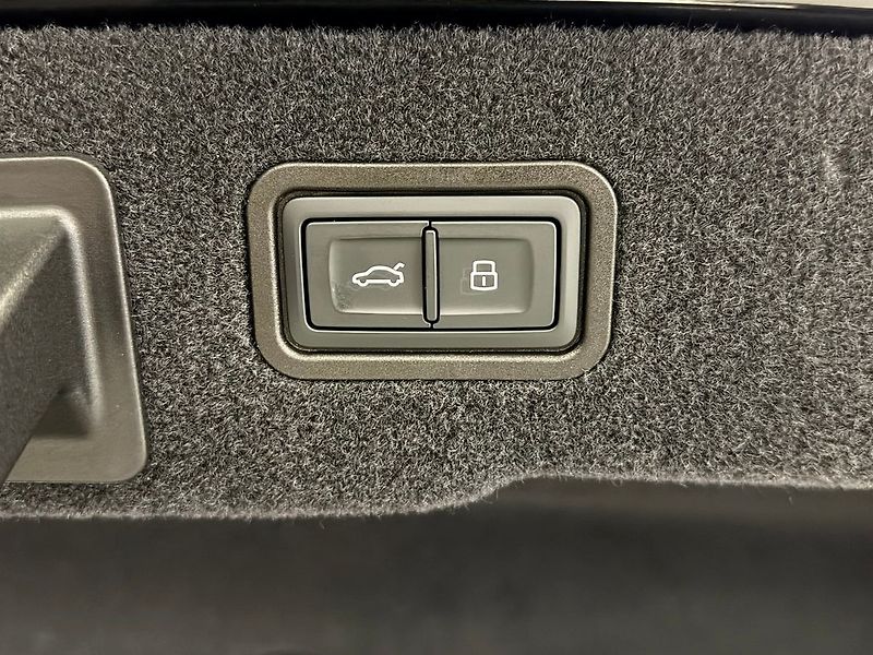 Audi S8 TFSi QUATTRO, MASÁŽE, B&O ADVA - fotka 41 z 42