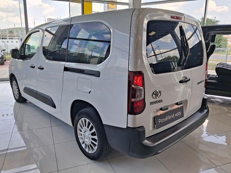 Toyota ProAce City Verso 1.5D 75kW 2023 - fotka 7 z 15