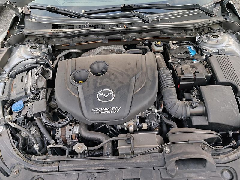Mazda 6 2.2 kombi - fotka 20 z 20