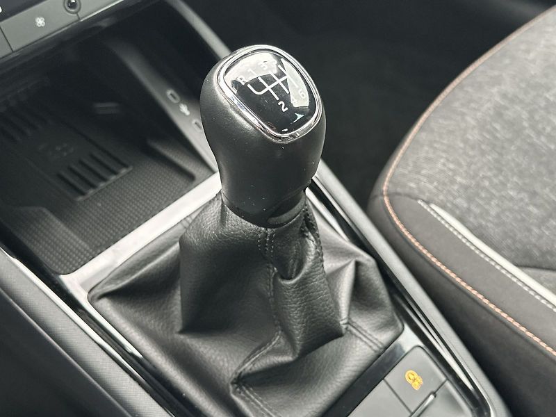 Škoda Kamiq (2024) 1.0 TSI Top Selection - fotka 16 z 31