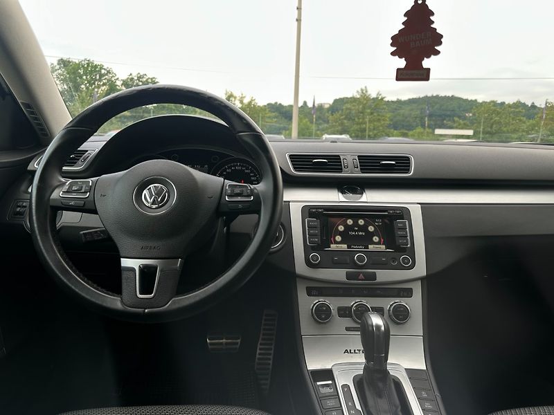 Volkswagen Passat (2014) 2.0TDi 130kW/Alltrack/4x4/1MAJ - fotka 25 z 35