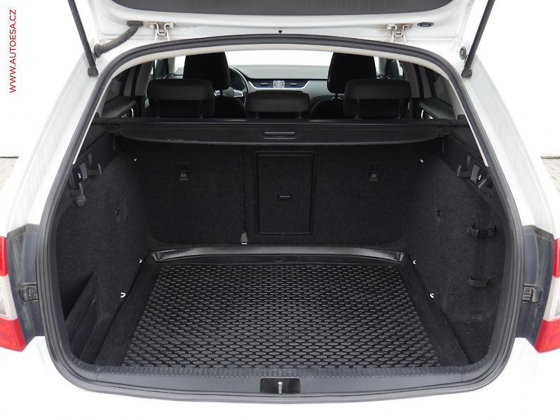 Škoda Octavia (2016) 1.6 TDi, 2.maj,ČR, AC - fotka 7 z 15