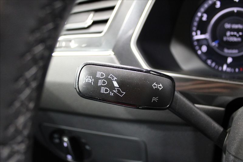 Volkswagen Tiguan Allspace 2,0 TSI ALL 4M DSG R-line - fotka 16 z 33