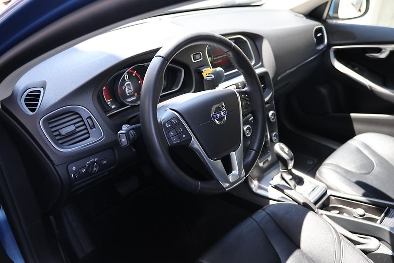 Volvo V40 (2015) - fotka 12 z 24