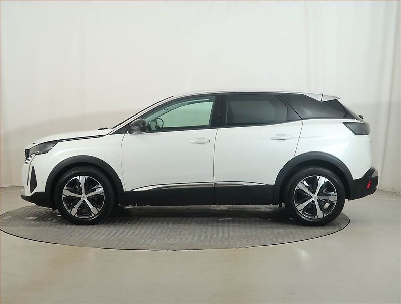 Peugeot 3008 (2022) 1.2 PureTech - fotka 3 z 17