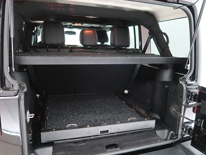 Jeep Wrangler (2018) 3.6 V6 - fotka 13 z 20